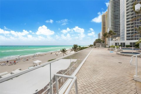 Condominio en venta en Sunny Isles Beach, Florida, 42.46 m2 № 1756492 - foto 5