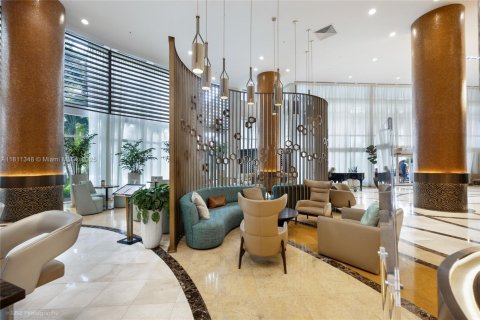 Condominio en venta en Sunny Isles Beach, Florida, 42.46 m2 № 1756492 - foto 17