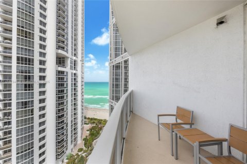Condominio en venta en Sunny Isles Beach, Florida, 42.46 m2 № 1756492 - foto 2