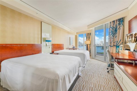 Condominio en venta en Sunny Isles Beach, Florida, 42.46 m2 № 1756492 - foto 20