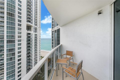 Condominio en venta en Sunny Isles Beach, Florida, 42.46 m2 № 1756492 - foto 6