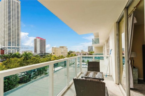 Condominio en Hollywood, Florida, 1 dormitorio  № 2019587
