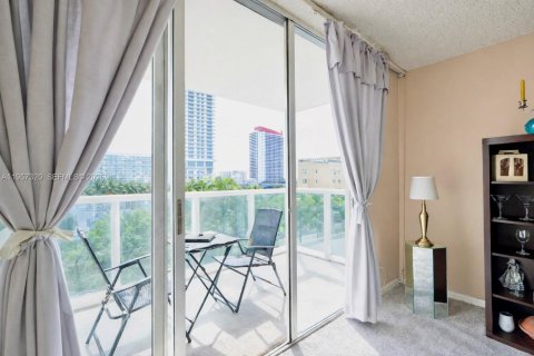 Condominio en venta en Hollywood, Florida, 1 dormitorio, 83.61 m2 № 2019587 - foto 7