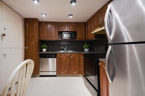 Condominio en venta en Hollywood, Florida, 1 dormitorio, 83.61 m2 № 2019587 - foto 4