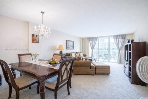 Condominio en venta en Hollywood, Florida, 1 dormitorio, 83.61 m2 № 2019587 - foto 2