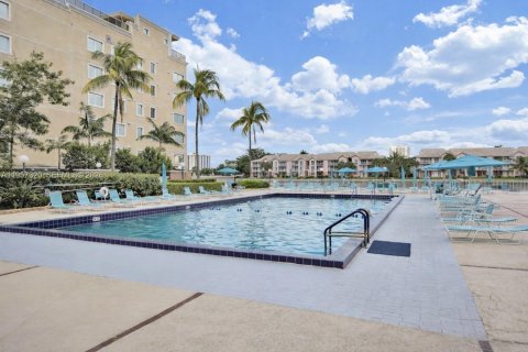 Condominio en venta en Hollywood, Florida, 1 dormitorio, 83.61 m2 № 2019587 - foto 25