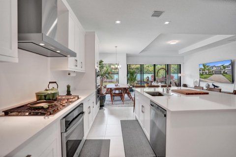 House in Boca Raton, Florida 4 bedrooms, 304.91 sq.m. № 2185498 - photo 15