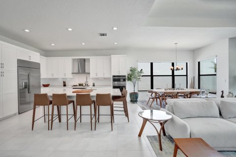 House in Boca Raton, Florida 4 bedrooms, 304.91 sq.m. № 2185498 - photo 17