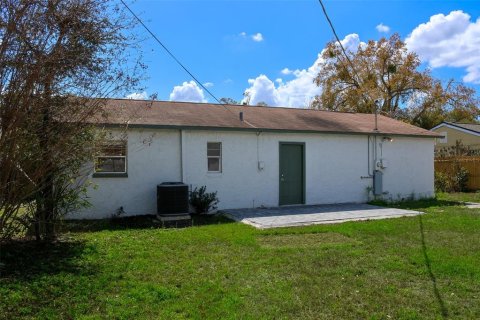 House in Tampa, Florida 3 bedrooms, 106.28 sq.m. № 2203949 - photo 24