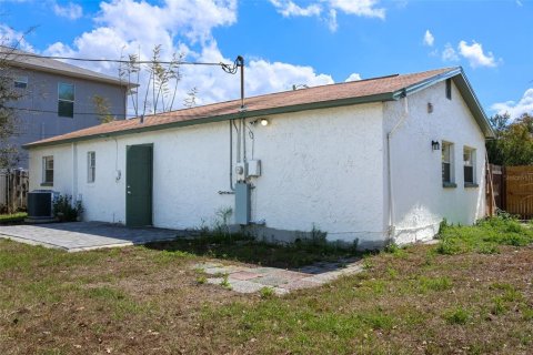 House in Tampa, Florida 3 bedrooms, 106.28 sq.m. № 2203949 - photo 25