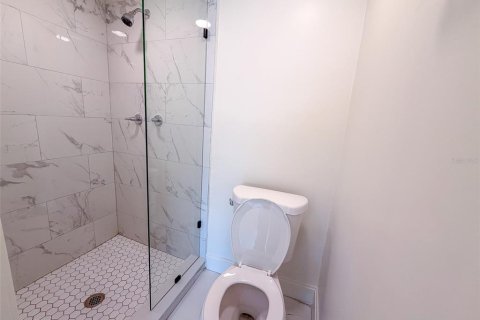 House in Tampa, Florida 3 bedrooms, 106.28 sq.m. № 2203949 - photo 19