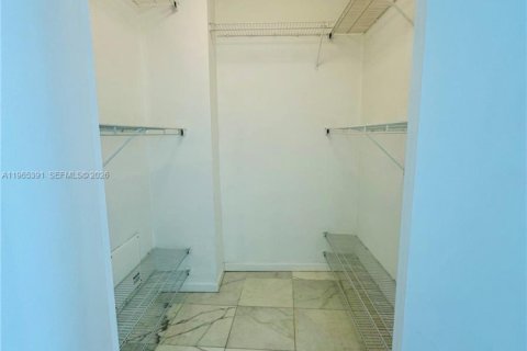 Copropriété à louer à Miami, Floride: 1 chambre, 71.81 m2 № 2027114 - photo 9