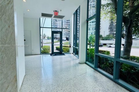 Copropriété à louer à Miami, Floride: 1 chambre, 71.81 m2 № 2027114 - photo 23
