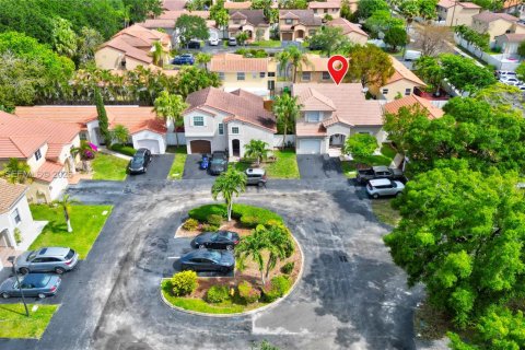 House in Sunrise, Florida 3 bedrooms, 142.05 sq.m. № 2068779 - photo 5