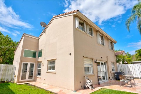 House in Sunrise, Florida 3 bedrooms, 142.05 sq.m. № 2068779 - photo 23