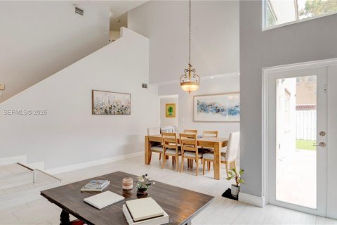 House in Sunrise, Florida 3 bedrooms, 142.05 sq.m. № 2068779 - photo 10