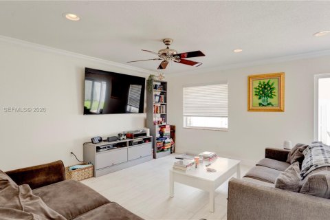 House in Sunrise, Florida 3 bedrooms, 142.05 sq.m. № 2068779 - photo 19