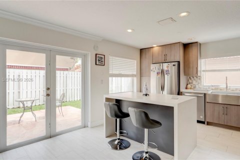 House in Sunrise, Florida 3 bedrooms, 142.05 sq.m. № 2068779 - photo 12