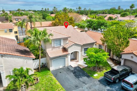 House in Sunrise, Florida 3 bedrooms, 142.05 sq.m. № 2068779 - photo 4