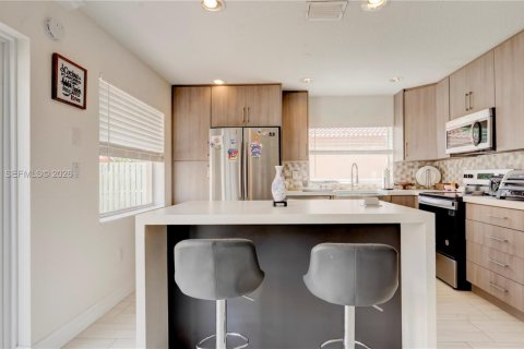 House in Sunrise, Florida 3 bedrooms, 142.05 sq.m. № 2068779 - photo 14