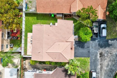 House in Sunrise, Florida 3 bedrooms, 142.05 sq.m. № 2068779 - photo 21