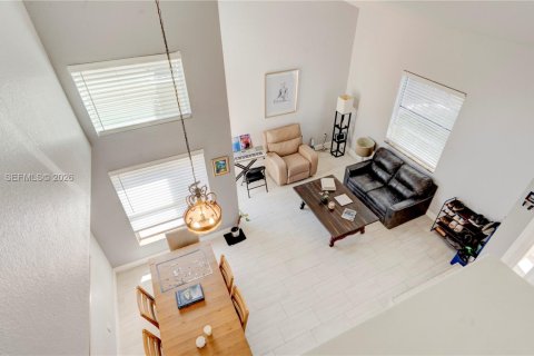 House in Sunrise, Florida 3 bedrooms, 142.05 sq.m. № 2068779 - photo 28