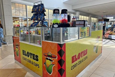 Commercial property in Coral Springs, Florida № 2052790 - photo 8