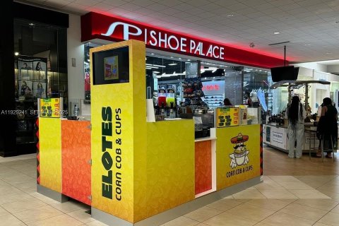 Commercial property in Coral Springs, Florida № 2052790 - photo 6