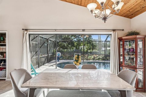 House in Palm Harbor, Florida 6 bedrooms, 241.36 sq.m. № 1377995 - photo 8