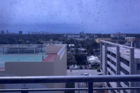 Commercial property in Hollywood, Florida № 2089807