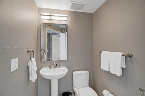 Copropriété à vendre à Miami Beach, Floride: 2 chambres, 138.98 m2 № 1979728 - photo 20