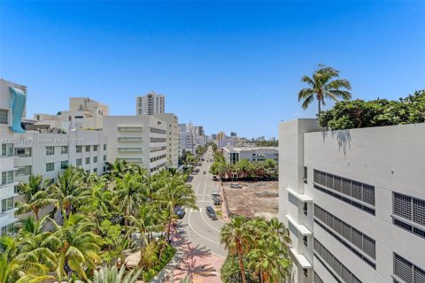 Copropriété à vendre à Miami Beach, Floride: 2 chambres, 138.98 m2 № 1979728 - photo 4