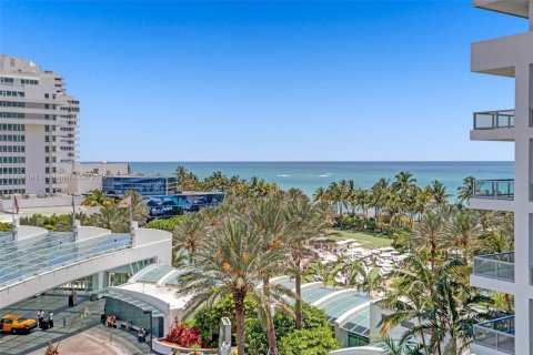 Copropriété à vendre à Miami Beach, Floride: 2 chambres, 138.98 m2 № 1979728 - photo 1