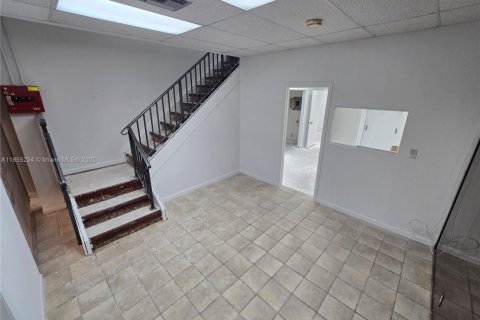 Commercial property in Sunrise, Florida № 1980826 - photo 11