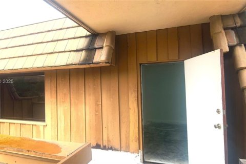 Commercial property in Sunrise, Florida № 1980826 - photo 7