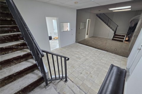 Commercial property in Sunrise, Florida № 1980826 - photo 9