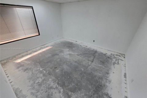 Commercial property in Sunrise, Florida № 1980826 - photo 22