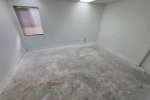 Commercial property in Sunrise, Florida № 1980826 - photo 14