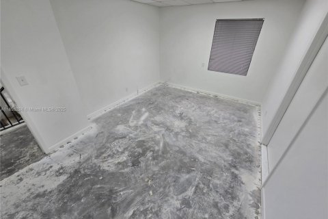 Commercial property in Sunrise, Florida № 1980826 - photo 24