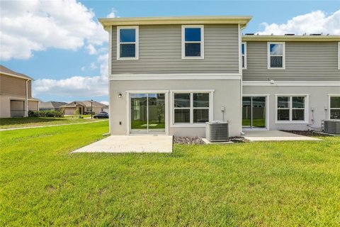 Townhouse in Lake Wales, Florida 3 bedrooms, 156.54 sq.m. № 2296813 - photo 17