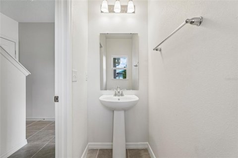 Townhouse in Lake Wales, Florida 3 bedrooms, 156.54 sq.m. № 2296813 - photo 9