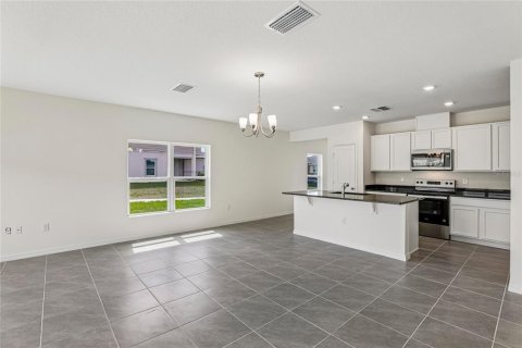 Townhouse in Lake Wales, Florida 3 bedrooms, 156.54 sq.m. № 2296813 - photo 6