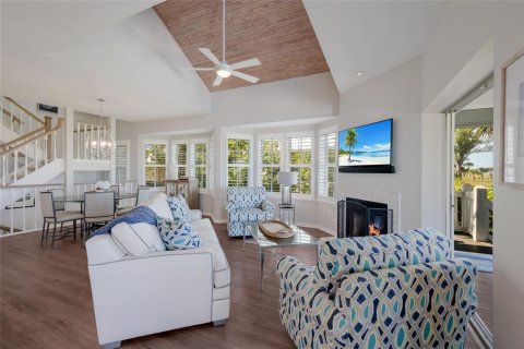 House in Boca Grande, Florida 3 bedrooms, 245.63 sq.m. № 2205293 - photo 18