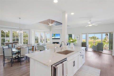 House in Boca Grande, Florida 3 bedrooms, 245.63 sq.m. № 2205293 - photo 25