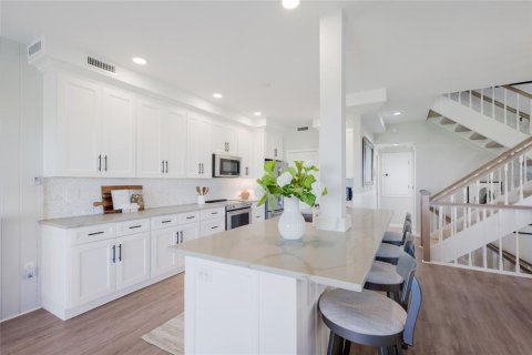 House in Boca Grande, Florida 3 bedrooms, 245.63 sq.m. № 2205293 - photo 22