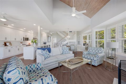 House in Boca Grande, Florida 3 bedrooms, 245.63 sq.m. № 2205293 - photo 21