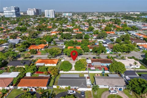 House in Sweetwater, Florida 4 bedrooms, 242.01 sq.m. № 2312197