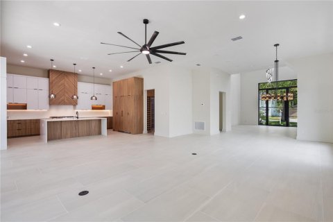 House in Orlando, Florida 3 bedrooms, 303.42 sq.m. № 2100208 - photo 15