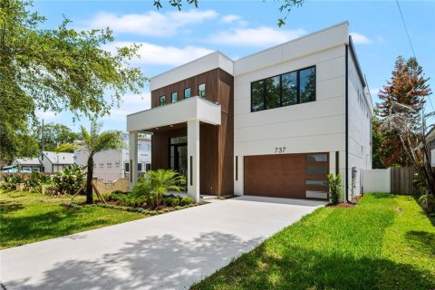 House in Orlando, Florida 3 bedrooms, 303.42 sq.m. № 2100208 - photo 2