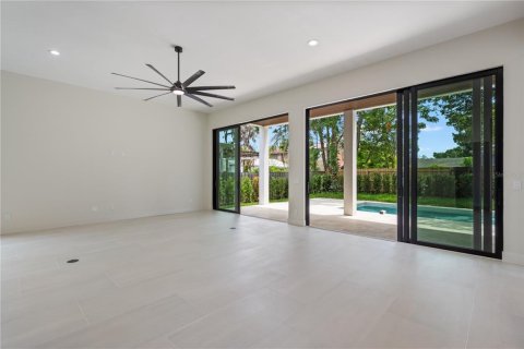 House in Orlando, Florida 3 bedrooms, 303.42 sq.m. № 2100208 - photo 17